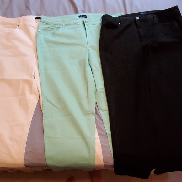 3 pairs of Bandolino Jeans - Picture 7 of 8